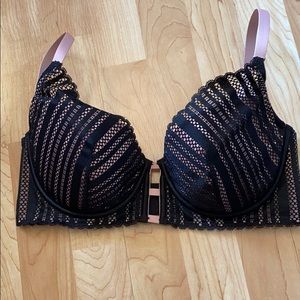 Victoria’s Secret plunge bra